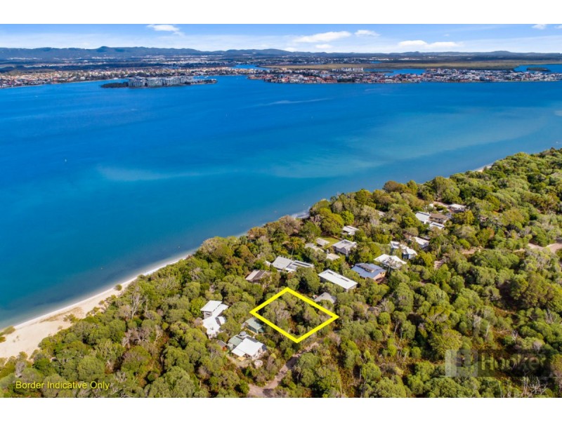 23 Mid Esplanade, South Stradbroke QLD 4216