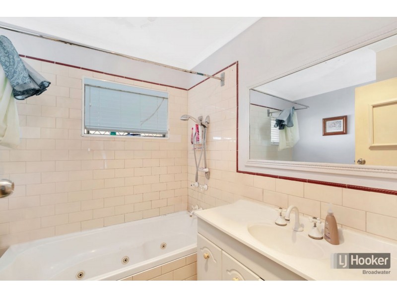 27 Horder Avenue, Labrador QLD 4215