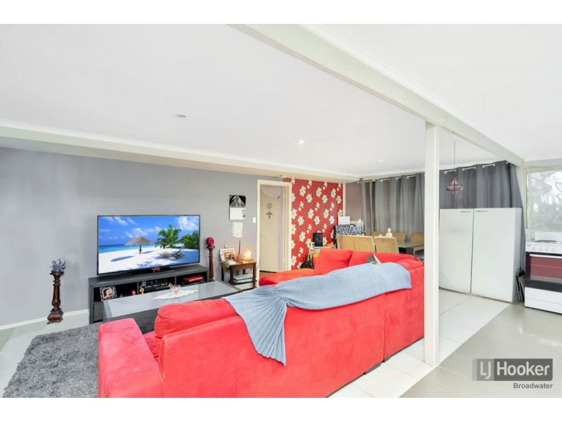 27 Horder Avenue, Labrador QLD 4215