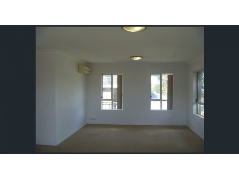 4/131 Muir Street, Labrador QLD 4215