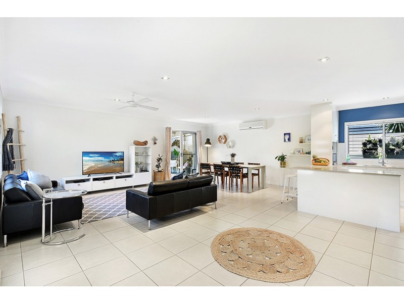 25 Proud Street (1/23 Hunter Avenue), Labrador QLD 4215