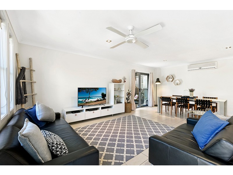 25 Proud Street (1/23 Hunter Avenue), Labrador QLD 4215