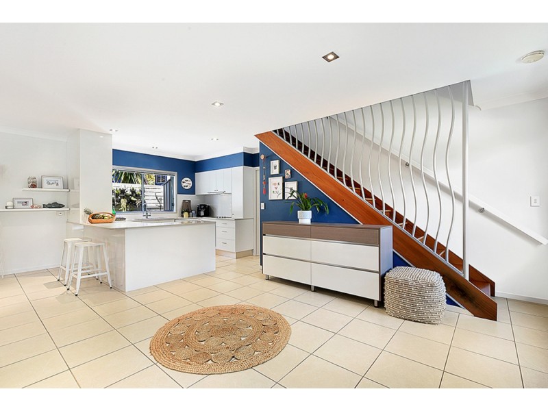 25 Proud Street (1/23 Hunter Avenue), Labrador QLD 4215