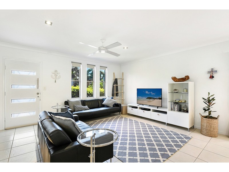 25 Proud Street (1/23 Hunter Avenue), Labrador QLD 4215