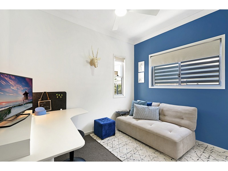 25 Proud Street (1/23 Hunter Avenue), Labrador QLD 4215