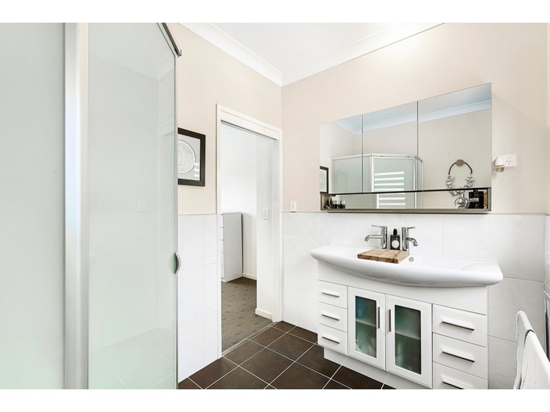 25 Proud Street (1/23 Hunter Avenue), Labrador QLD 4215