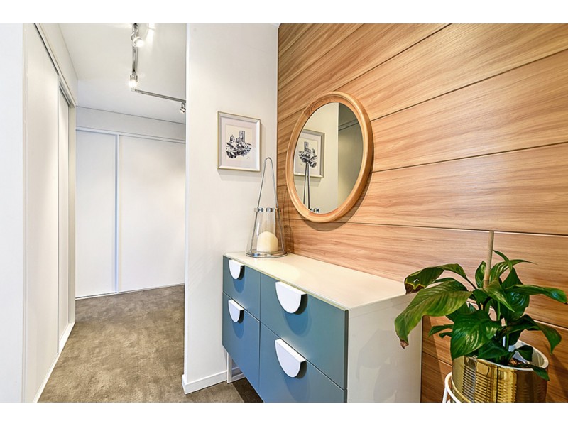 25 Proud Street (1/23 Hunter Avenue), Labrador QLD 4215