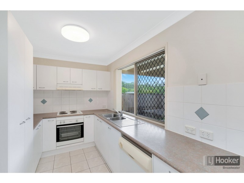 11 Madasin Close, Arundel QLD 4214
