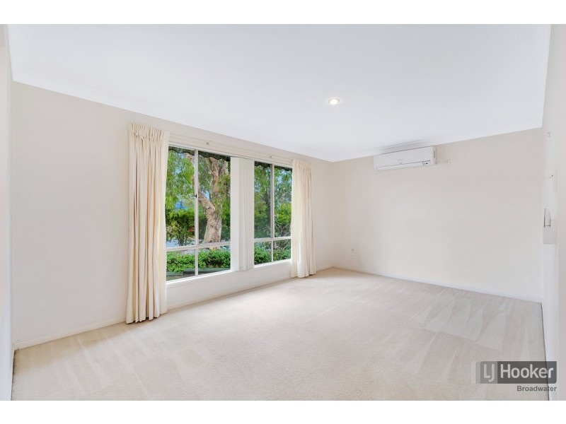 11 Madasin Close, Arundel QLD 4214