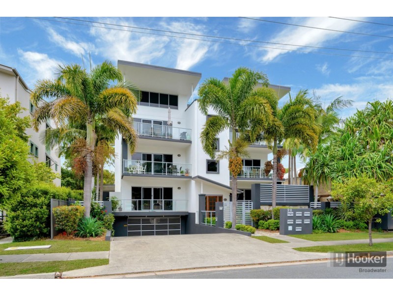 2/28 Parker Street, Labrador QLD 4215