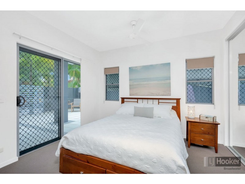 2/28 Parker Street, Labrador QLD 4215