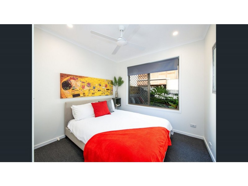 10 Lergessner Street, Biggera Waters QLD 4216