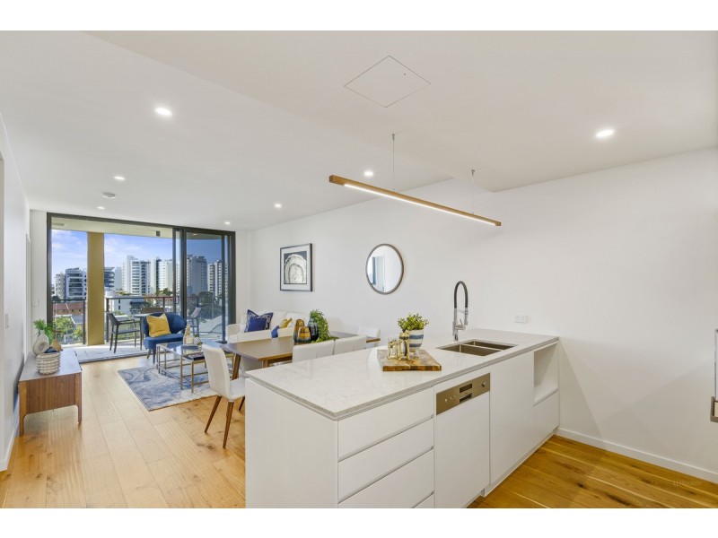 403/110 Frank Street, Labrador QLD 4215