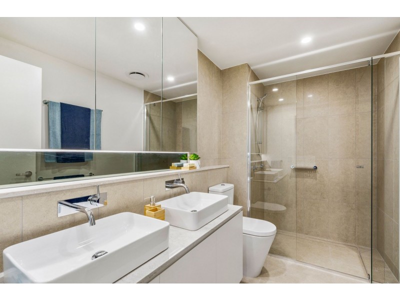 704/110 Frank Street, Labrador QLD 4215