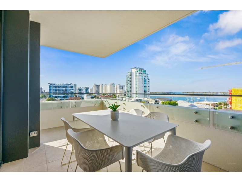 704/110 Frank Street, Labrador QLD 4215