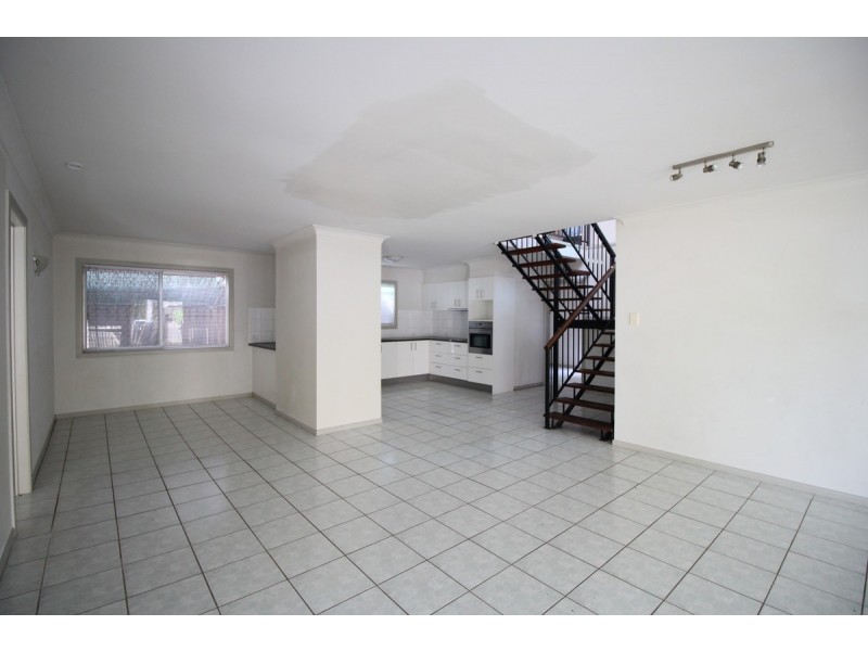 180 Muir Street, Labrador QLD 4215