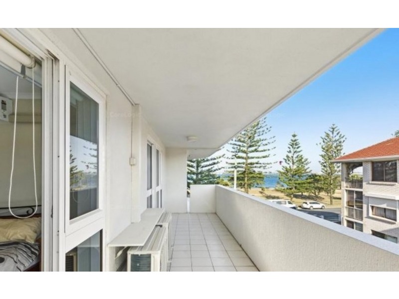 5/200-204 Marine Parade, Labrador QLD 4215