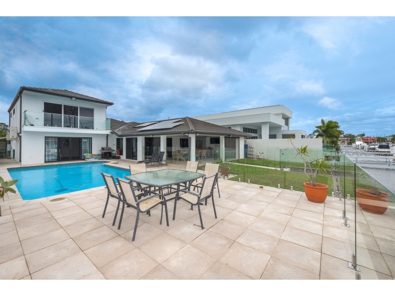 30 Lindsay Parade, Paradise Point QLD 4216