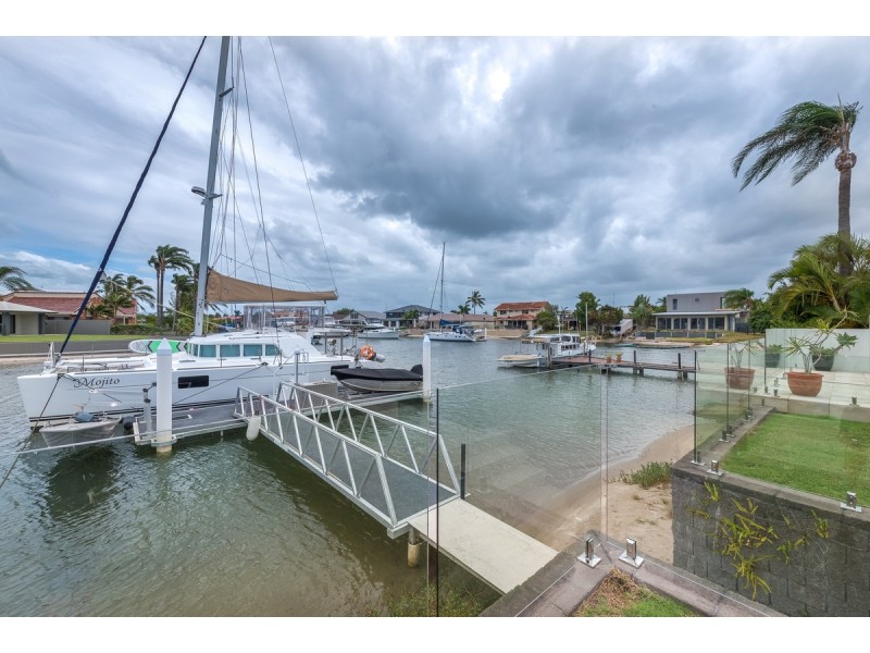 30 Lindsay Parade, Paradise Point QLD 4216