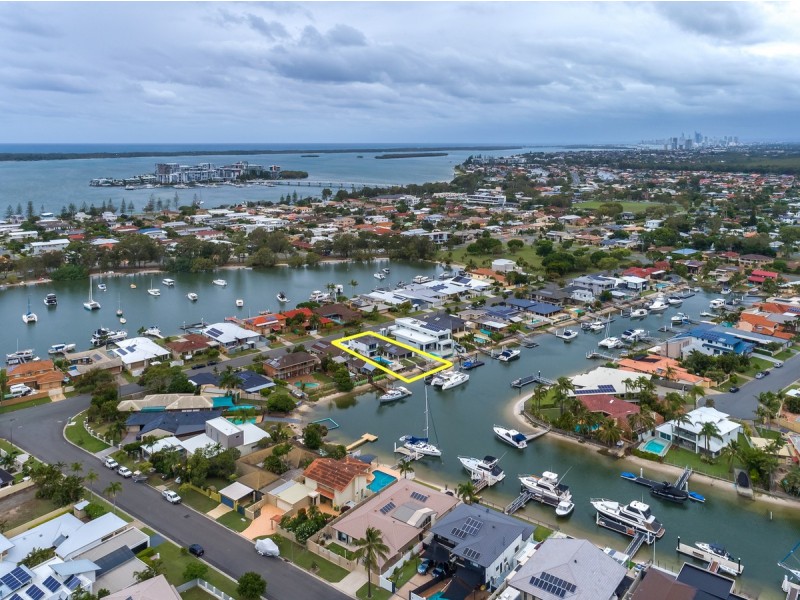30 Lindsay Parade, Paradise Point QLD 4216