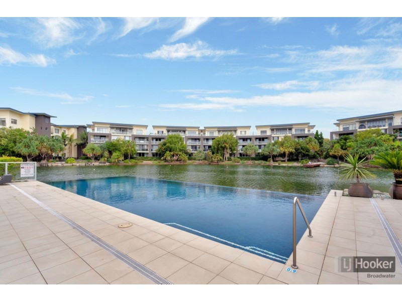424/3 Pendraat Parade, Hope Island QLD 4212