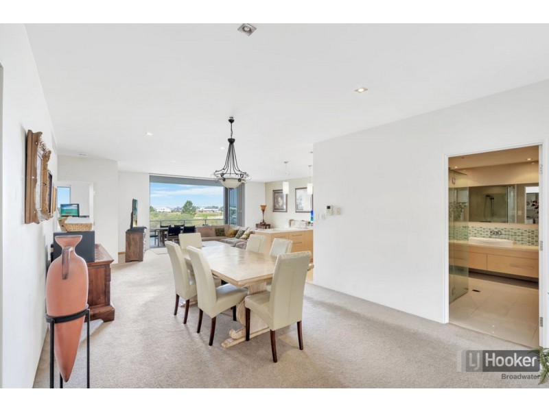 424/3 Pendraat Parade, Hope Island QLD 4212