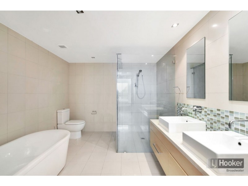 424/3 Pendraat Parade, Hope Island QLD 4212