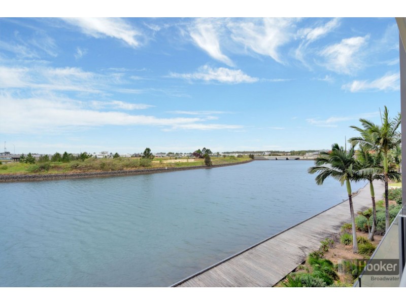 424/3 Pendraat Parade, Hope Island QLD 4212