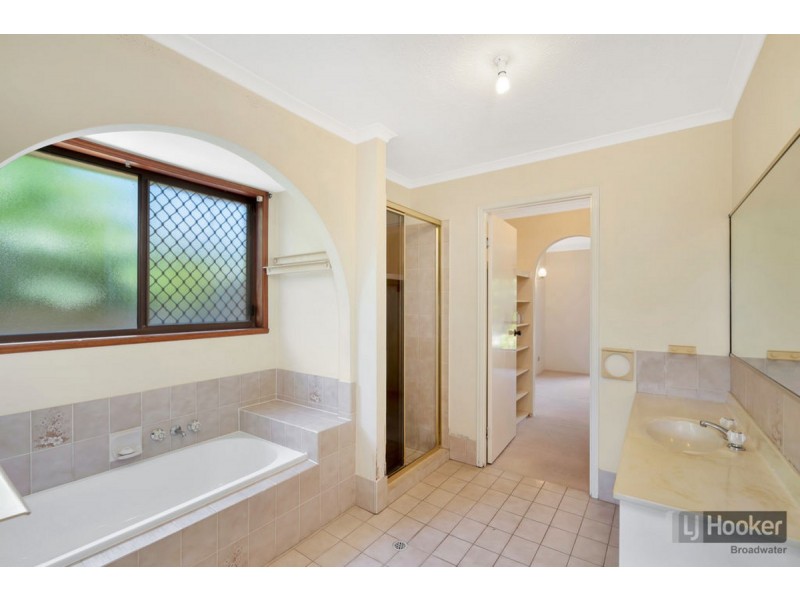 13 Wendoree Way, Coombabah QLD 4216