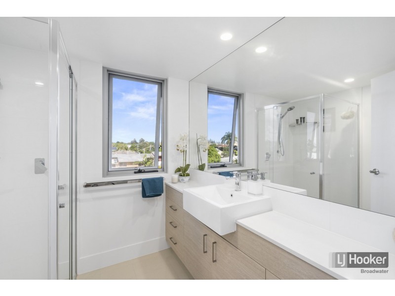 11/14-16 Bright Avenue, Labrador QLD 4215