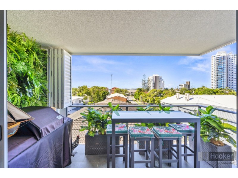 11/14-16 Bright Avenue, Labrador QLD 4215