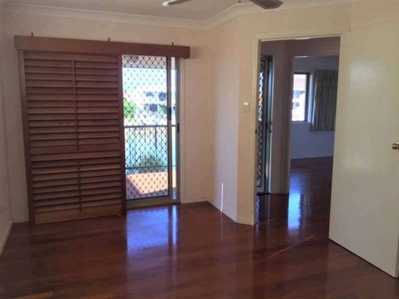 1/7 Huon Crescent, Runaway Bay QLD 4216