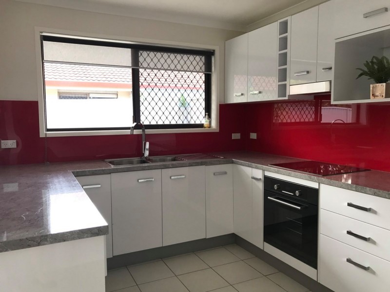 2/55 Government Road, Labrador QLD 4215
