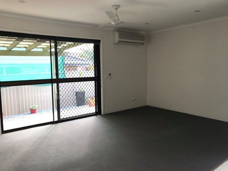 2/55 Government Road, Labrador QLD 4215