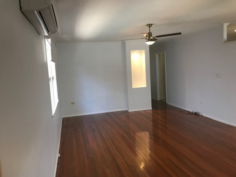 26 Vernon Avenue, Labrador QLD 4215