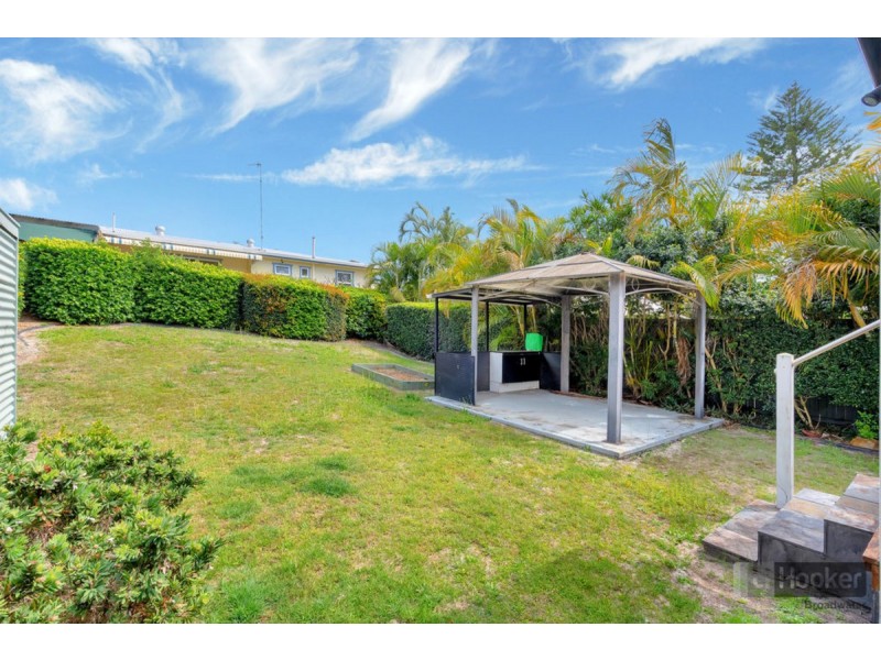 26 Vernon Avenue, Labrador QLD 4215