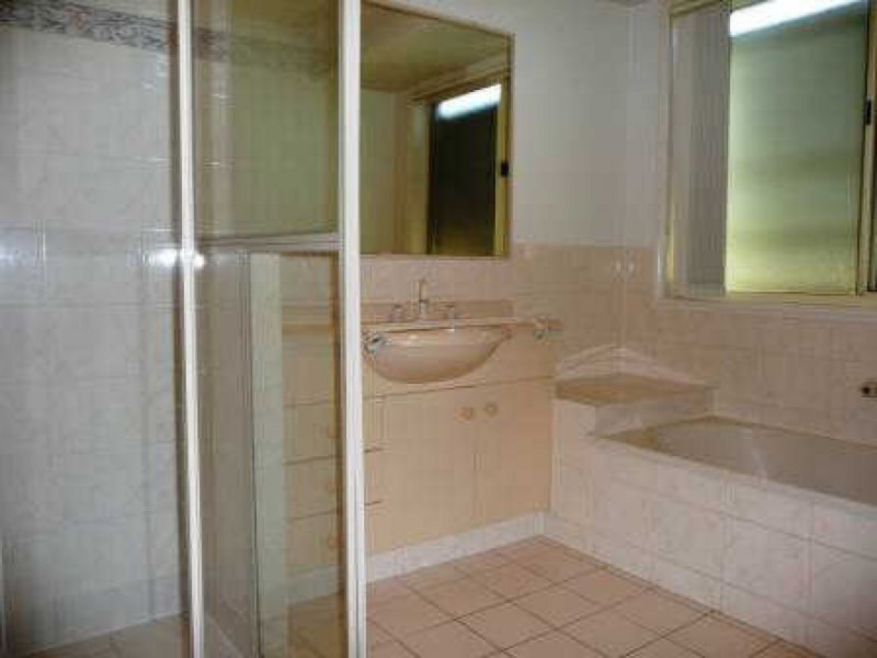 75 Cootharaba Drive, Helensvale QLD 4212