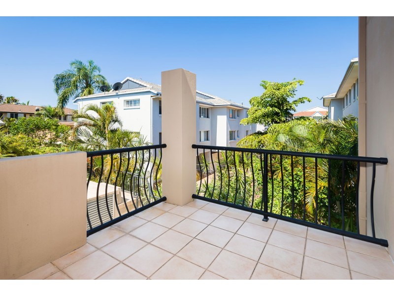 8/47 Bayview Street, Runaway Bay QLD 4216