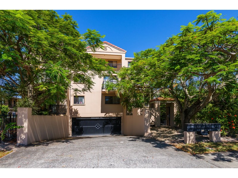 8/47 Bayview Street, Runaway Bay QLD 4216