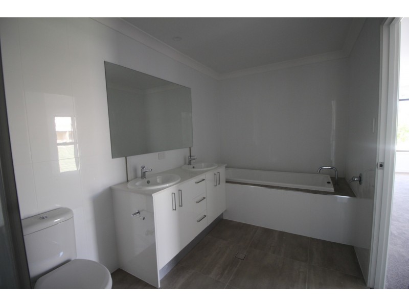 5/56 Imperial Parade, Labrador QLD 4215