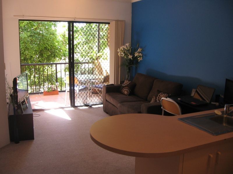 8/143 Frank Street, Labrador QLD 4215