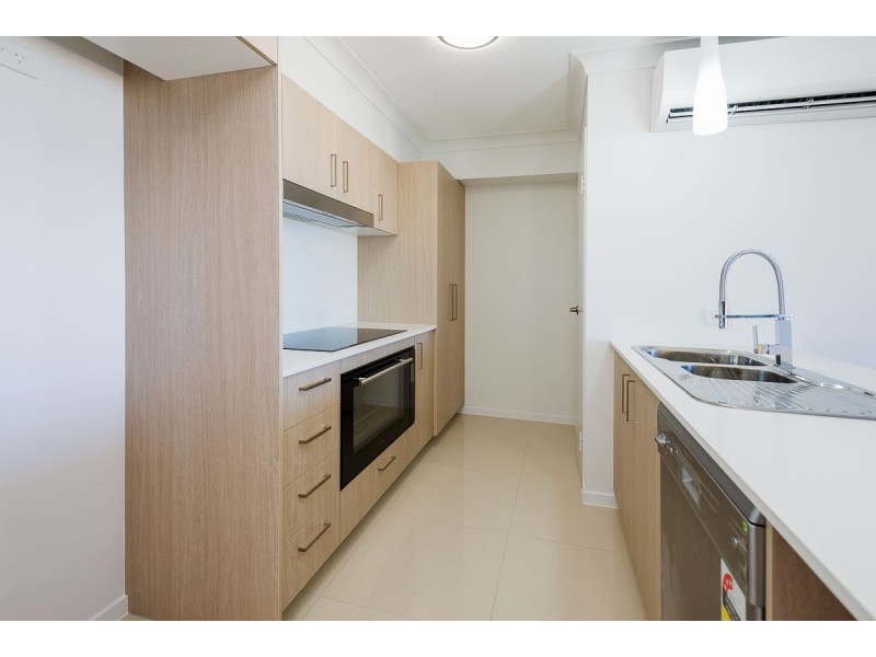 30/14-16 Bright Avenue, Labrador QLD 4215