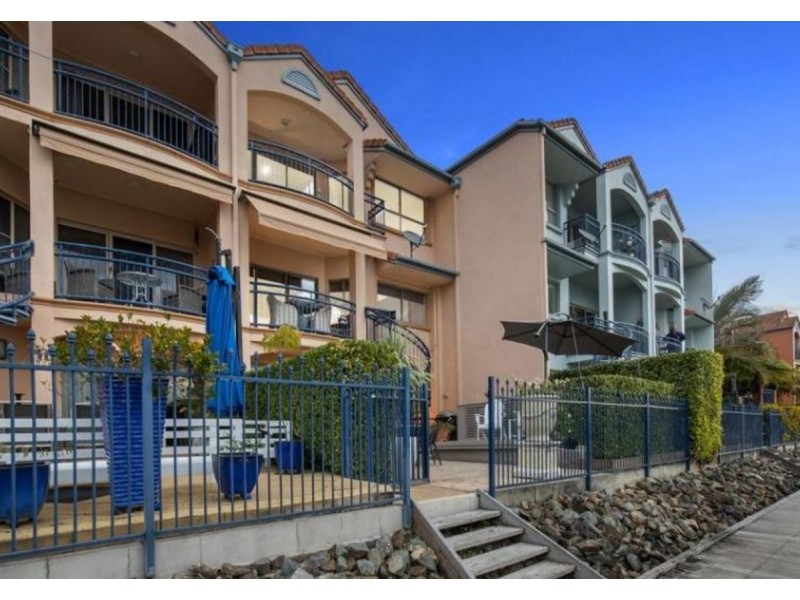 43/56-58 Sickle Avenue, Hope Island QLD 4212