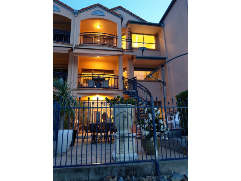 43/56-58 Sickle Avenue, Hope Island QLD 4212