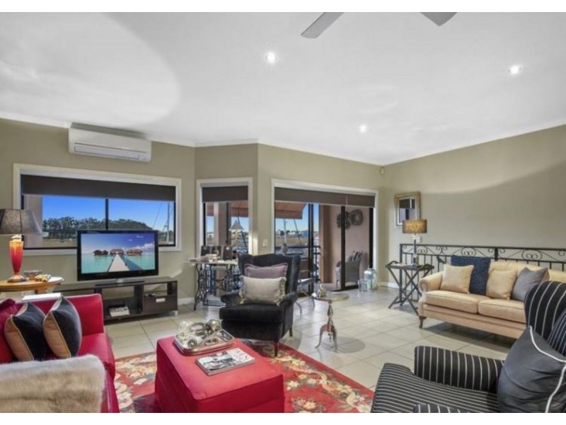 43/56-58 Sickle Avenue, Hope Island QLD 4212