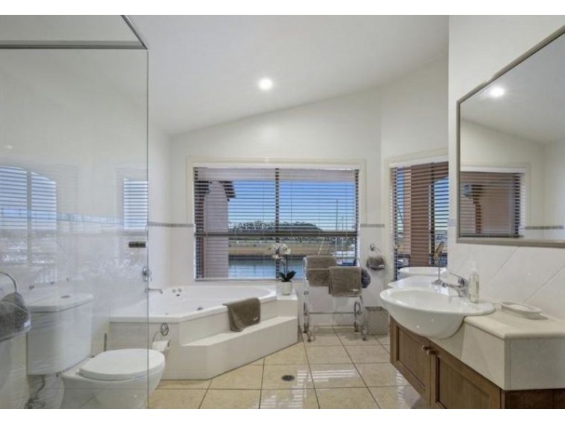 43/56-58 Sickle Avenue, Hope Island QLD 4212