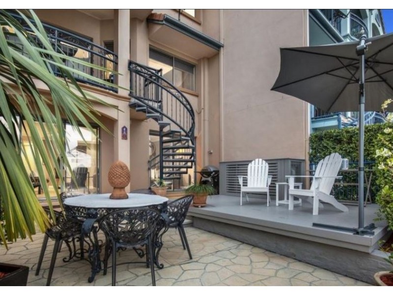 43/56-58 Sickle Avenue, Hope Island QLD 4212