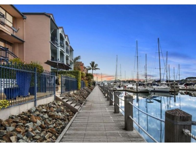 43/56-58 Sickle Avenue, Hope Island QLD 4212