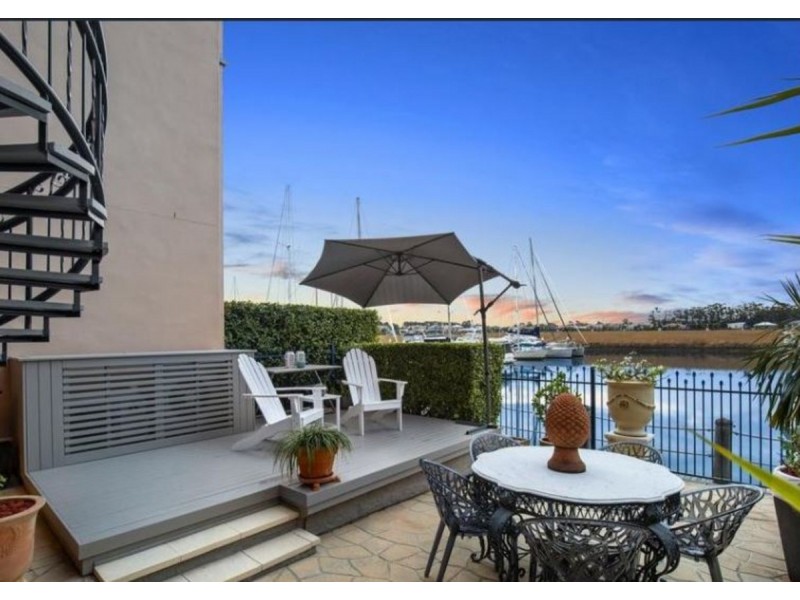 43/56-58 Sickle Avenue, Hope Island QLD 4212