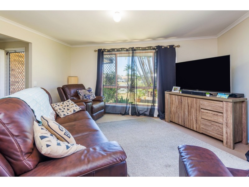 40 Cumberland Drive, Varsity Lakes QLD 4227